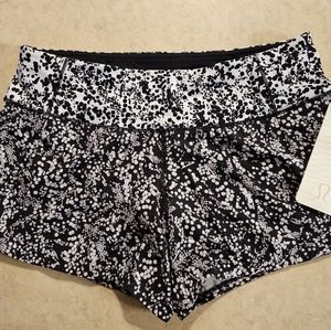 NWT Lululemon Women's Athletic Shorts Size 6